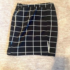 Shein,Black,white,cross lines,pencil skirt,slit by the side